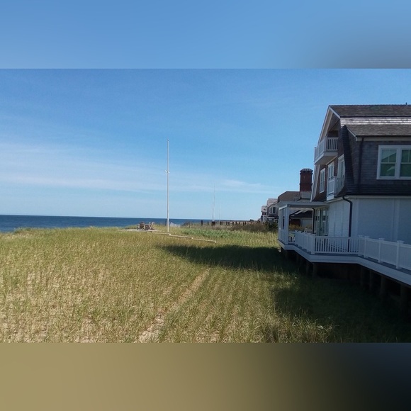 Vineyard Vines Fairisle Wool Whale Sweater in Navy and Cream - Picture 5 of 7